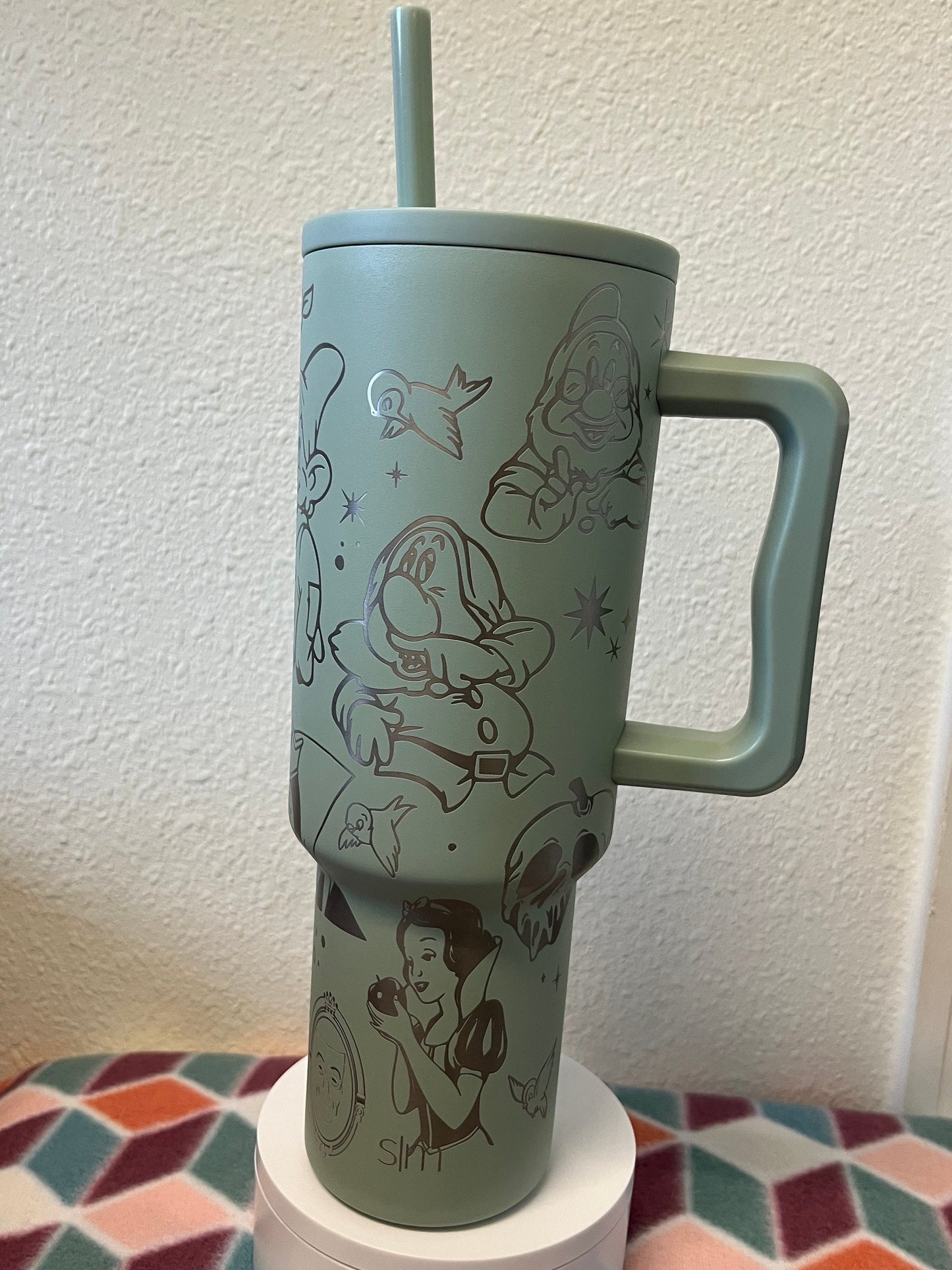 40oz Snow White Inspired Tumbler with Handle & Straw, Gift For Him, Gift For Her, Personalized Gifts, Bridesmaid Tumbler,40oz tumbler cup