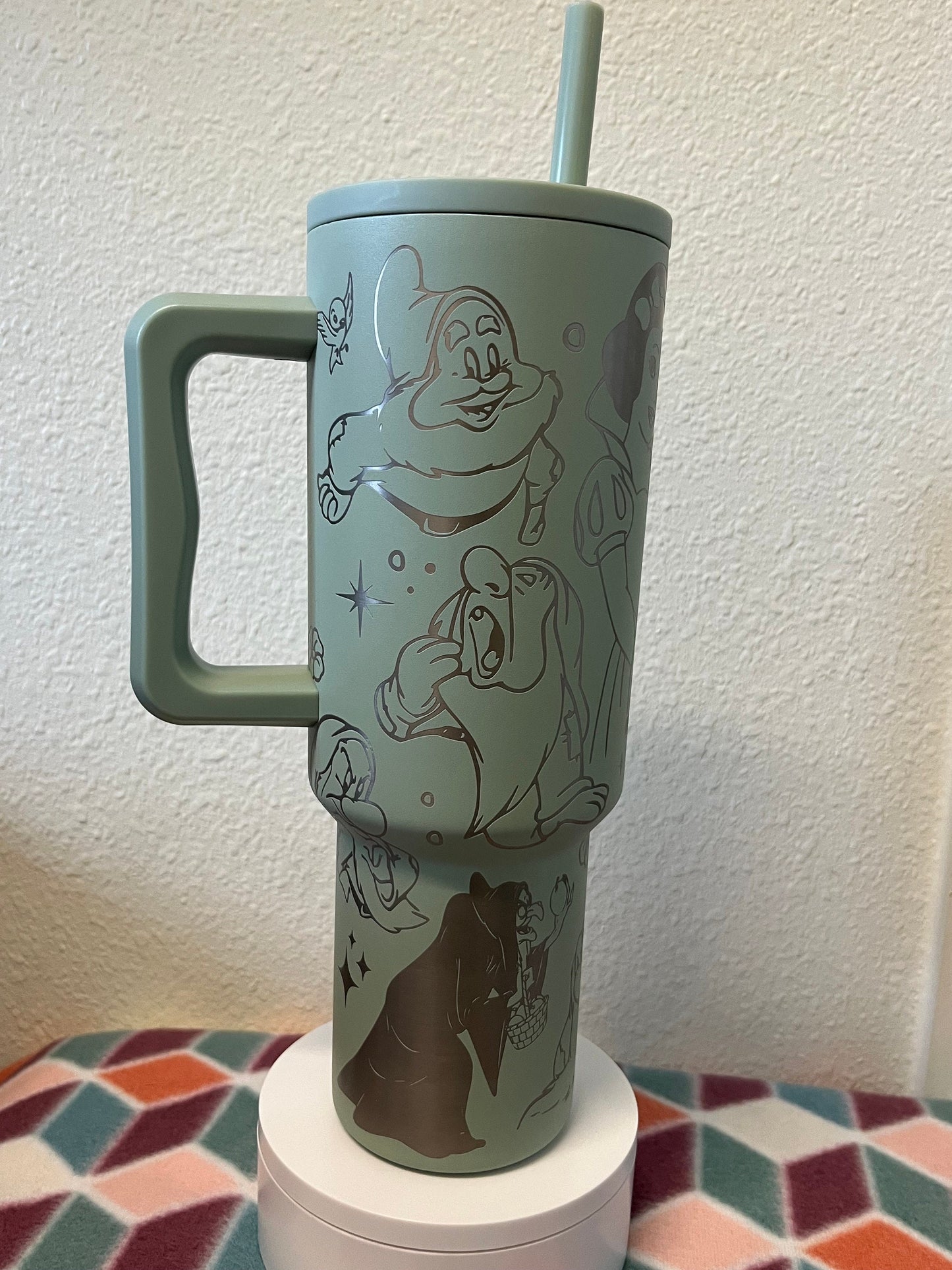 40oz Snow White Inspired Tumbler with Handle & Straw, Gift For Him, Gift For Her, Personalized Gifts, Bridesmaid Tumbler,40oz tumbler cup