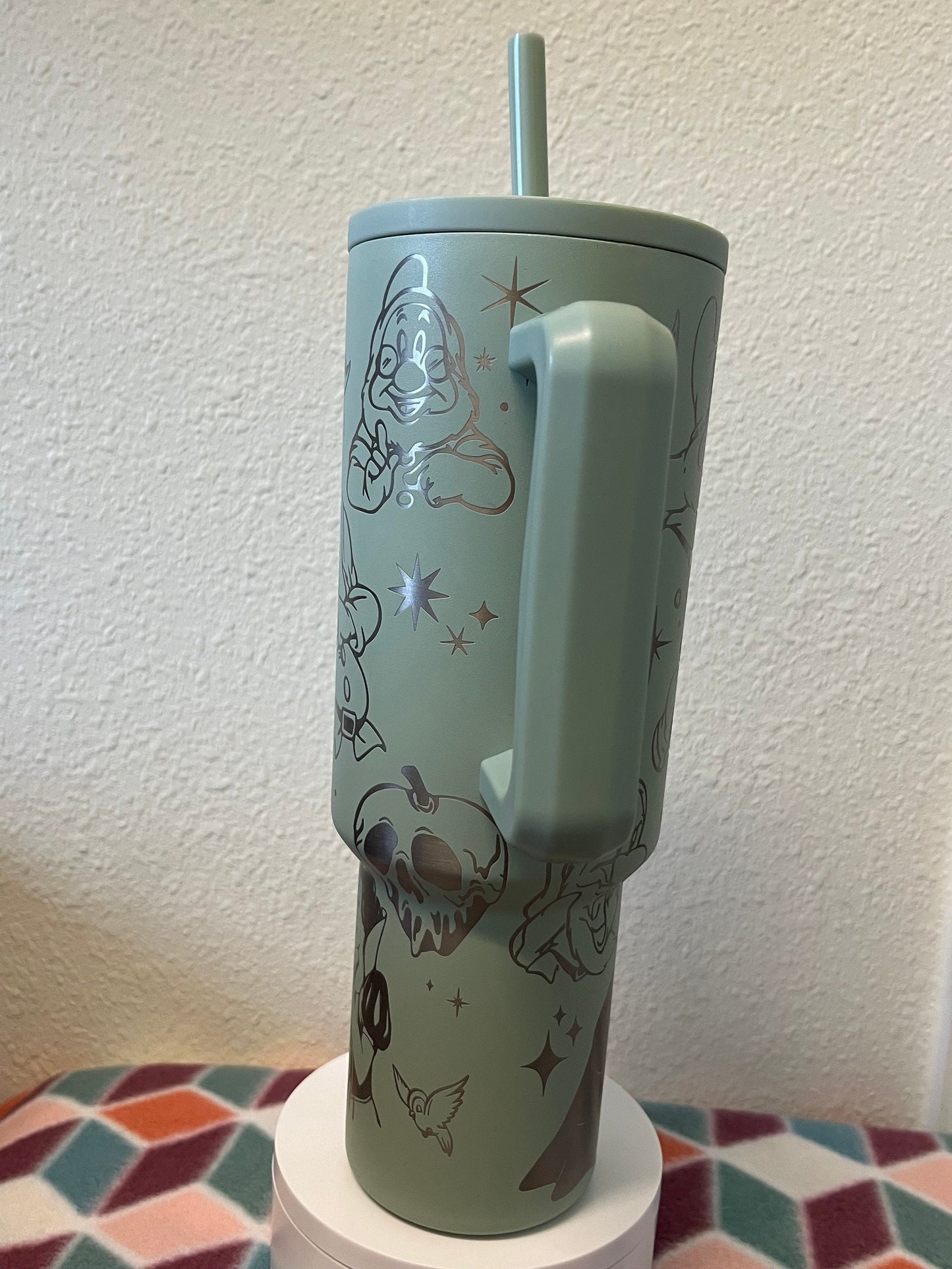 40oz Snow White Inspired Tumbler with Handle & Straw, Gift For Him, Gift For Her, Personalized Gifts, Bridesmaid Tumbler,40oz tumbler cup